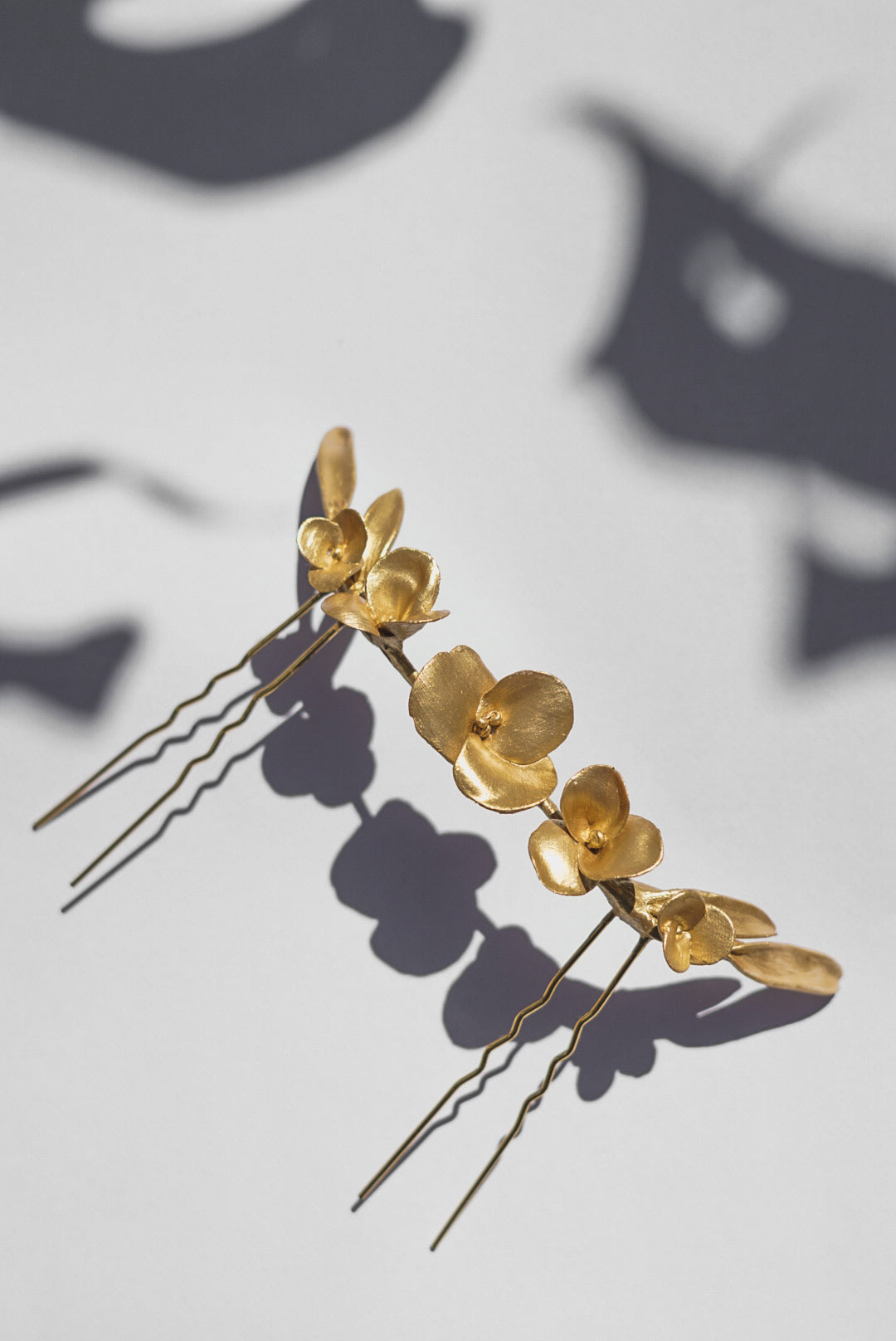 acess-rio-de-cabelo-linha-flirtin-dourado-ii-flores-porcelana