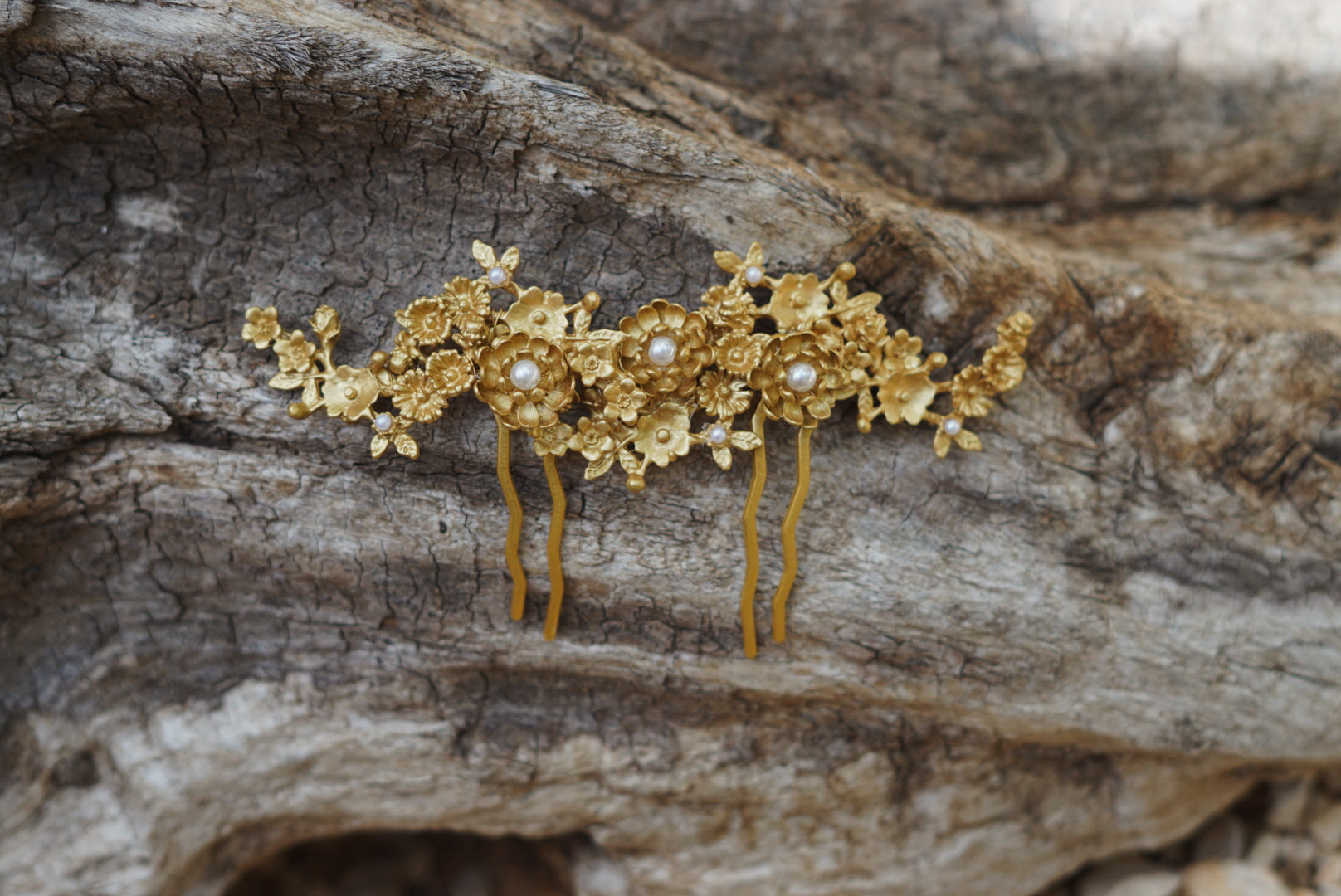 acess-rio-de-cabelo-toucado-dourado-noiva-perolas-sen-ii