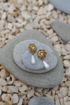 brincos-dourados-com-perola-gota-pendente-sen
